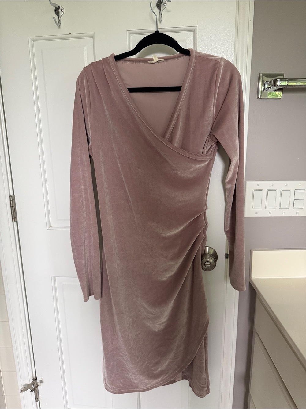Aritzia Wilfred Free Velour Gathered Asymmetrical Dress Sleeves Dusty Pink